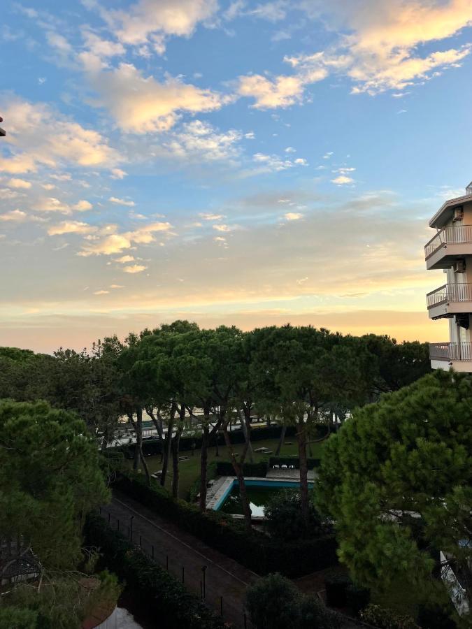 Residence Cristallo 4H Lignano Sabbiadoro Esterno foto