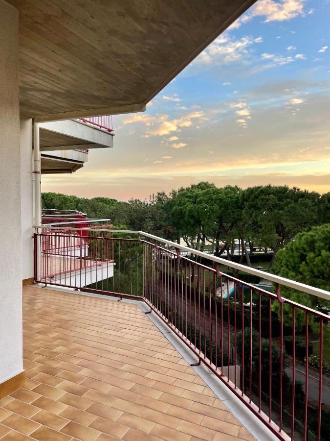 Residence Cristallo 4H Lignano Sabbiadoro Esterno foto