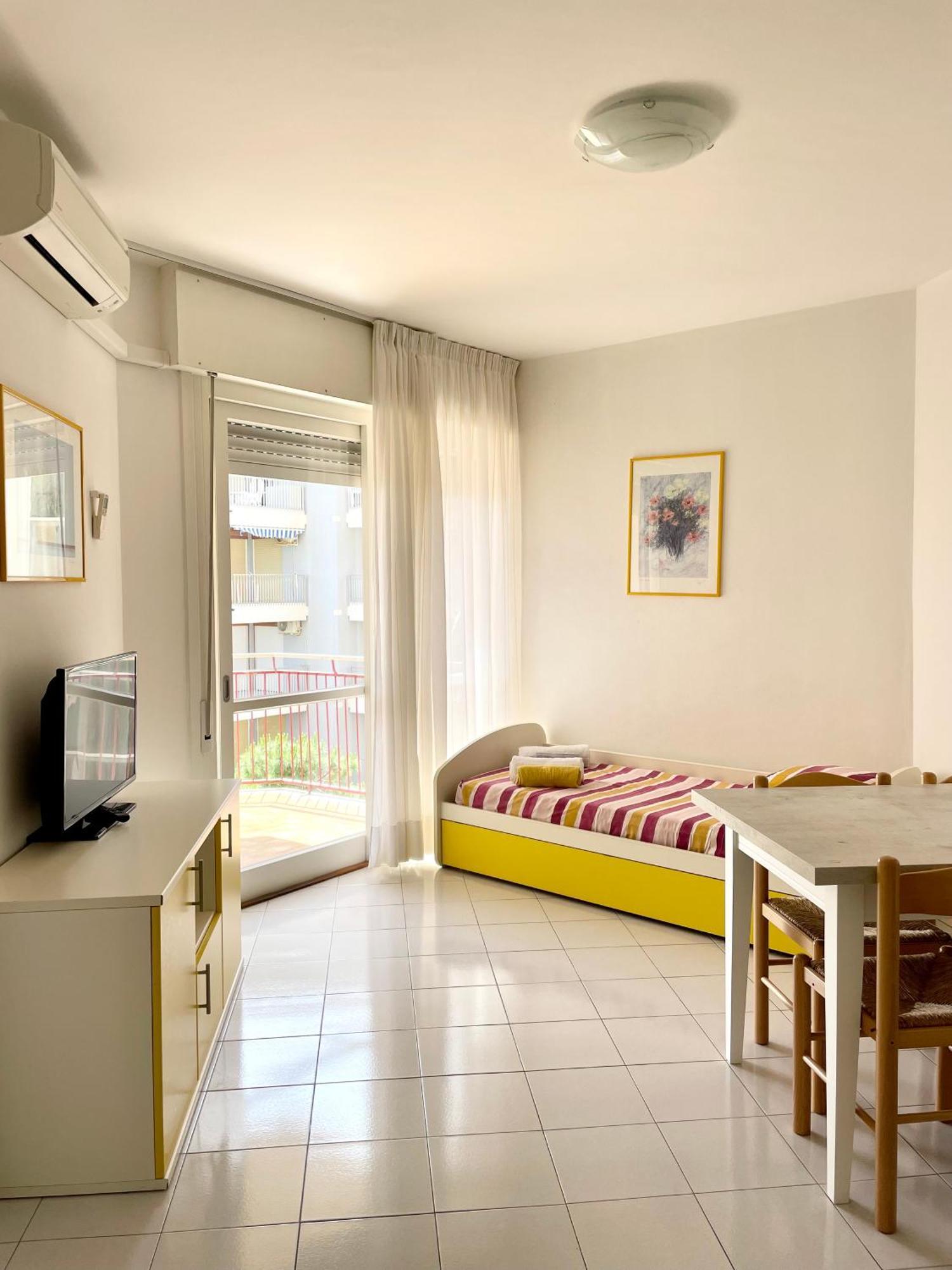 Residence Cristallo 4H Lignano Sabbiadoro Esterno foto