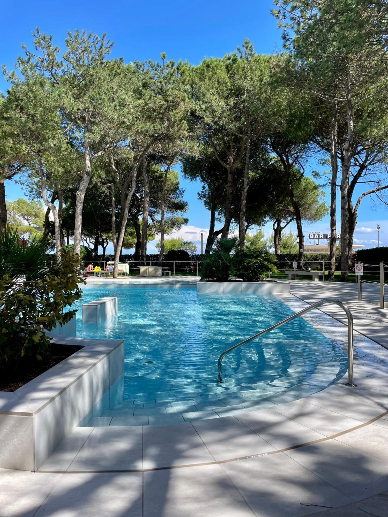 Residence Cristallo 4H Lignano Sabbiadoro Esterno foto